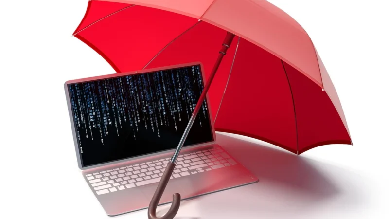 McAfee Internet Security 2017 1U 1Rok BOX
