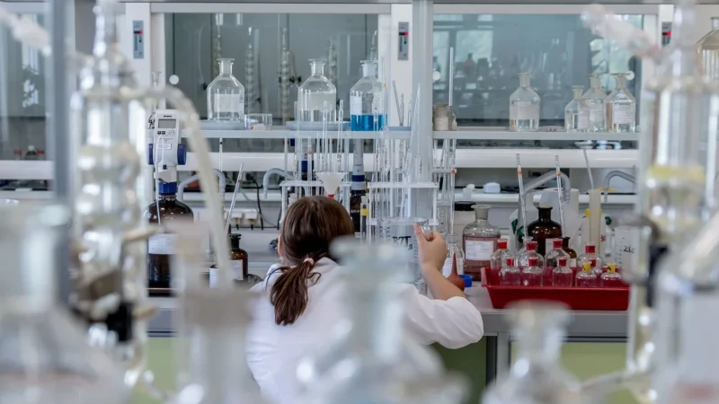 Ohaus Zacisk na 1000ml butelkę lab. (30400098)