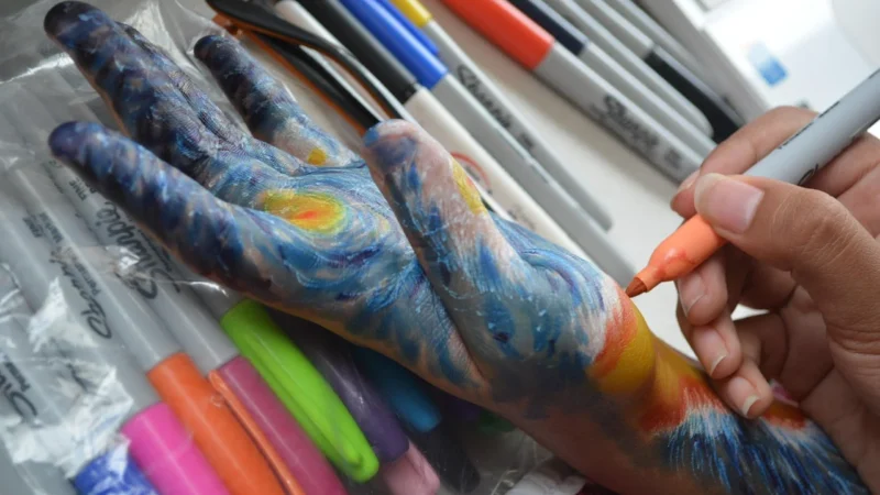 Uni Marker Posca Pc-5M Z Farbą Plakatową Mix Kolorów 8Szt.