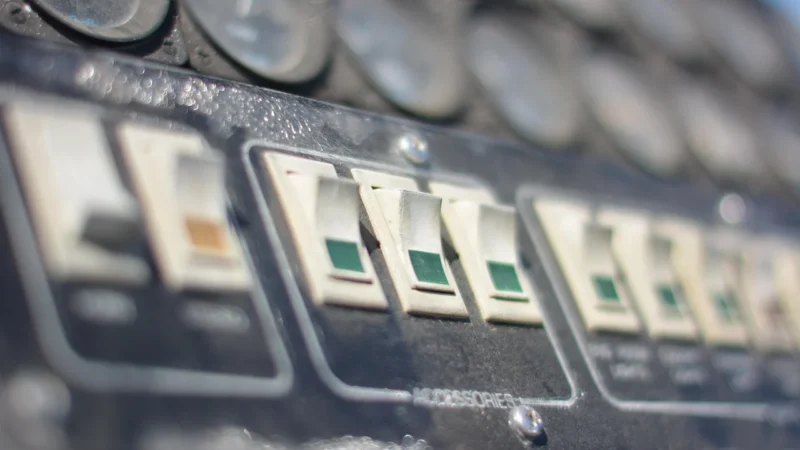 Znaczenie czujników i systemów sterowania w instalacjach elektrycznych